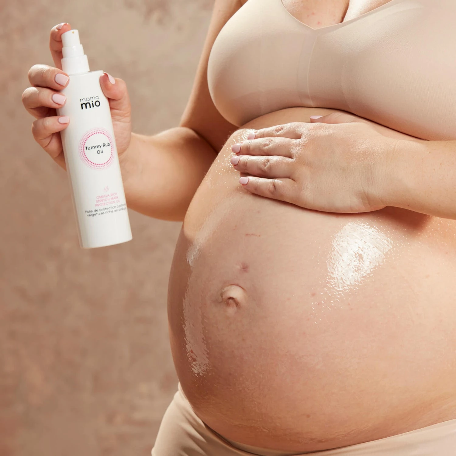 Mama Mio Tummy Rub Oil 200ml - Super Size (Worth £45.00) 2 Mama Mio Tummy Rub Oil 200ml - Super Size (Worth £45.00) - Image 2