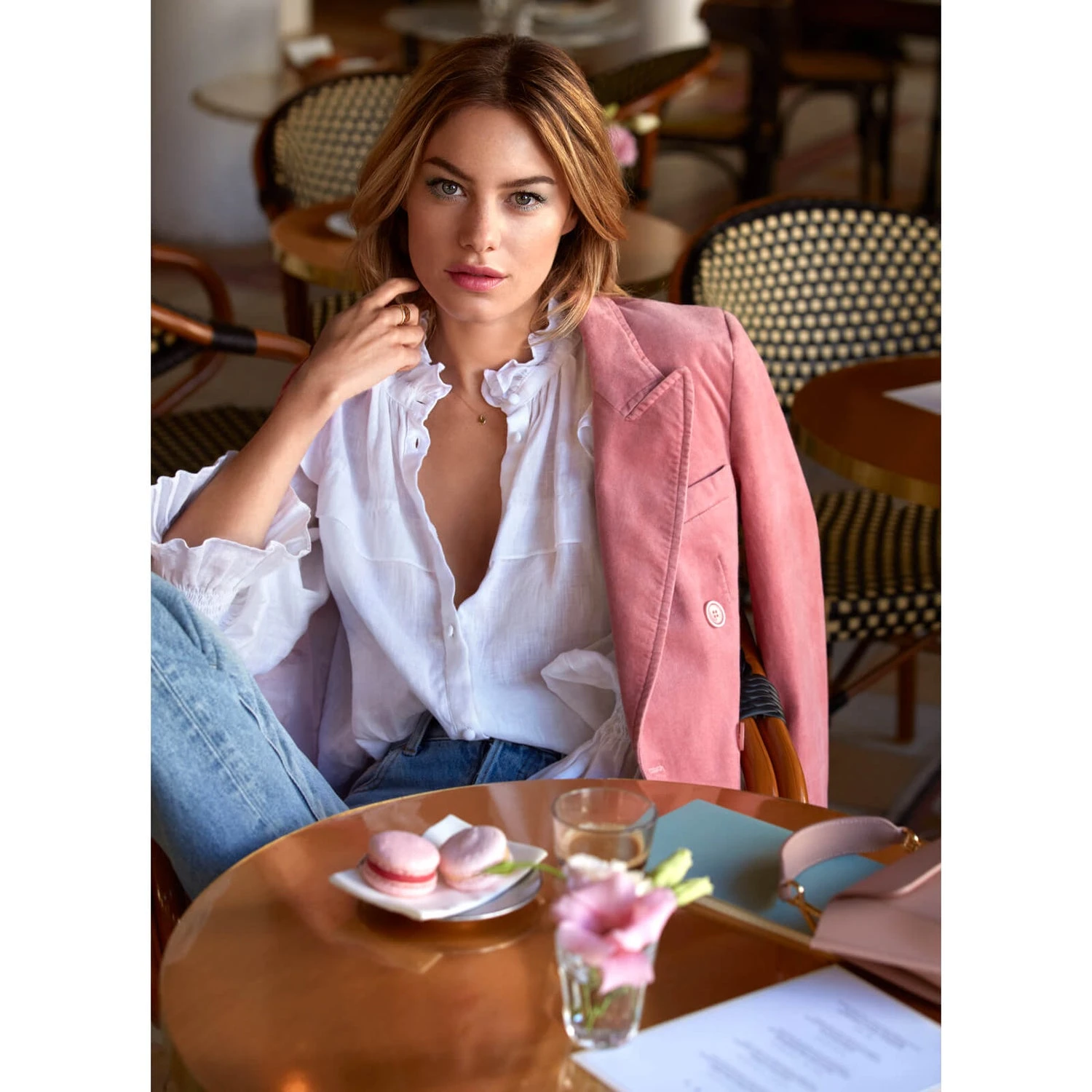 Laura Mercier Rouge Essentiel Silky Crème Lipstick 3.5g (Various Shades) 4 Laura Mercier Rouge Essentiel Silky Crème Lipstick 3.5g (Various Shades) - Image 4