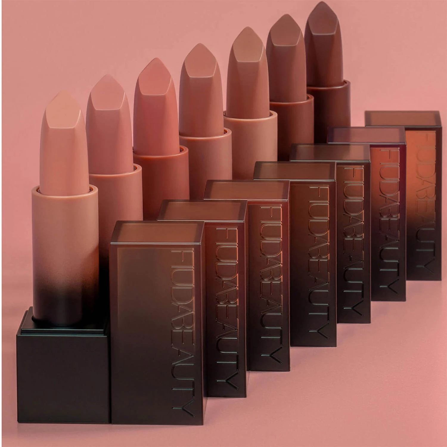 Huda Beauty Power Bullet Cream Glow Bossy Browns 5 Huda Beauty Power Bullet Cream Glow Bossy Browns - Image 5