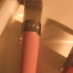 RÓEN Kiss My…Liquid Lip Balm Shimmer (Various Shades) 7 RÓEN Kiss My…Liquid Lip Balm Shimmer (Various Shades) -Maison Margiela 13321915 2084900798479387