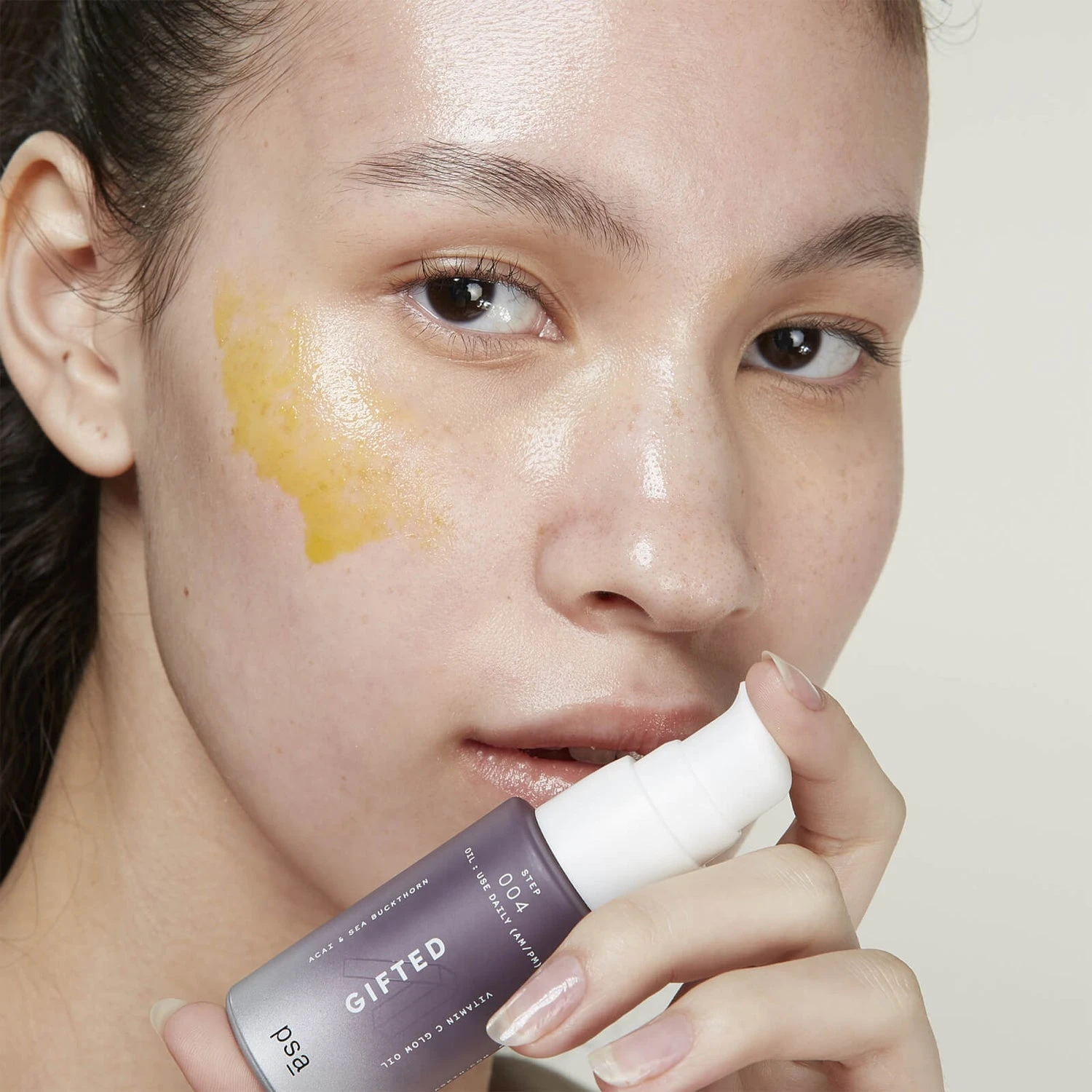 PSA Gifted Acai And Sea Buckthorn Vitamin C Glow Oil 15ml 4 PSA Gifted Acai And Sea Buckthorn Vitamin C Glow Oil 15ml - Image 4