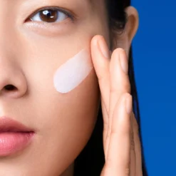 La Roche-Posay Anthelios UVMune 400 Invisible Fluid SPF50+ Sun Cream 50ml -Maison Margiela 13494906 4215004031794606