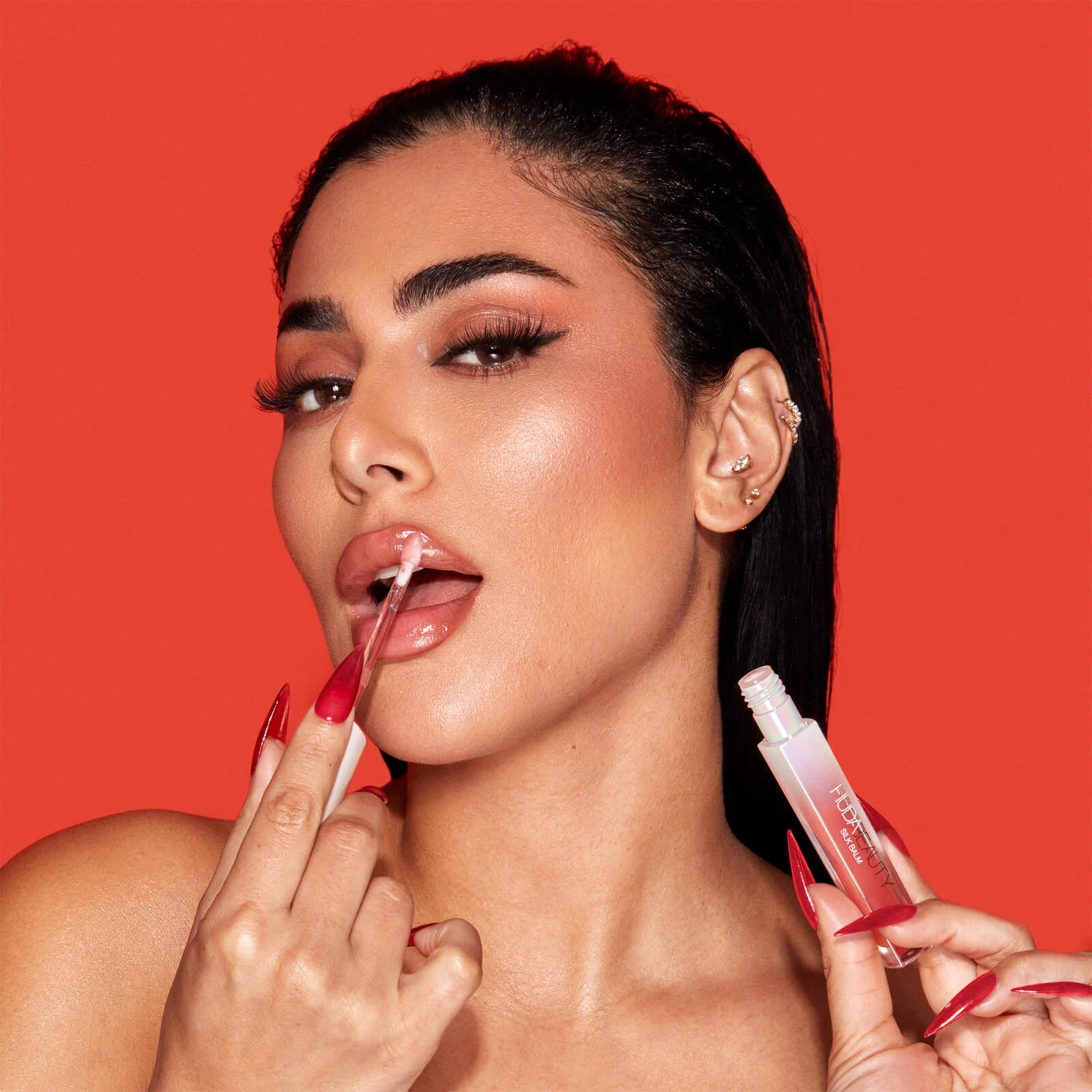 Huda Beauty Silk Balm Spicy Thermo Plumping Lip Balm 3ml 4 Huda Beauty Silk Balm Spicy Thermo Plumping Lip Balm 3ml - Image 4